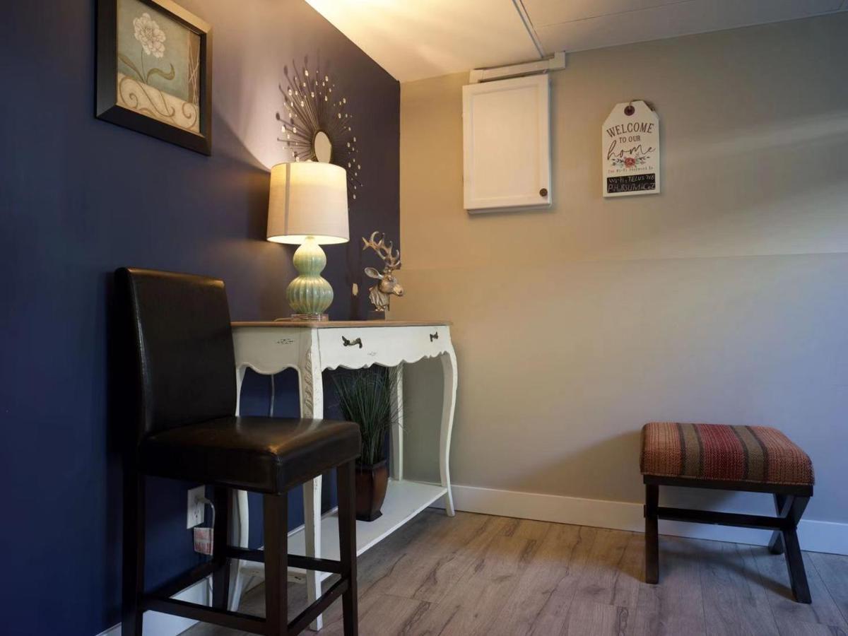 Cheerful Home Close To Downtown Kelowna Extérieur photo