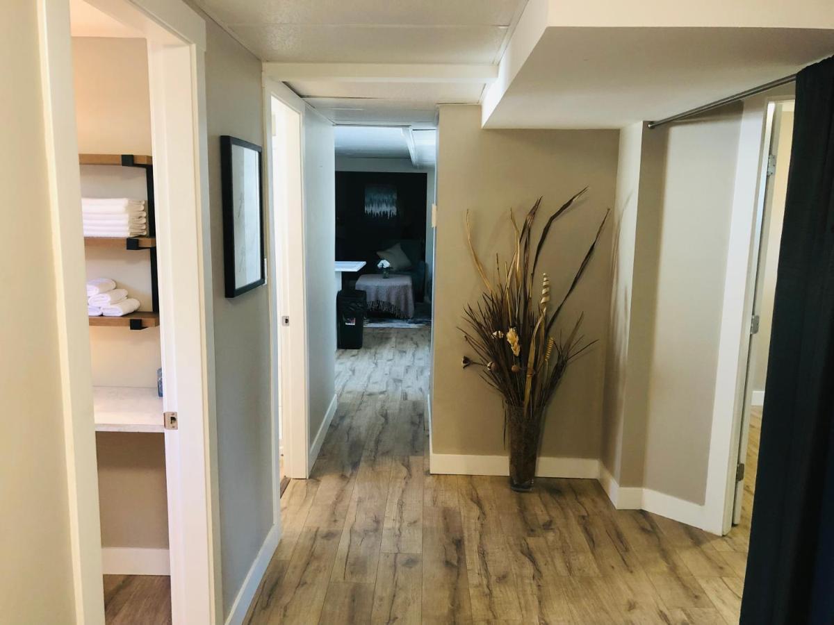 Cheerful Home Close To Downtown Kelowna Extérieur photo
