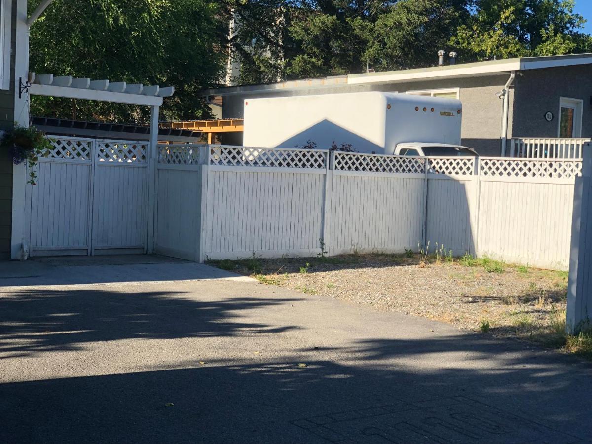 Cheerful Home Close To Downtown Kelowna Extérieur photo