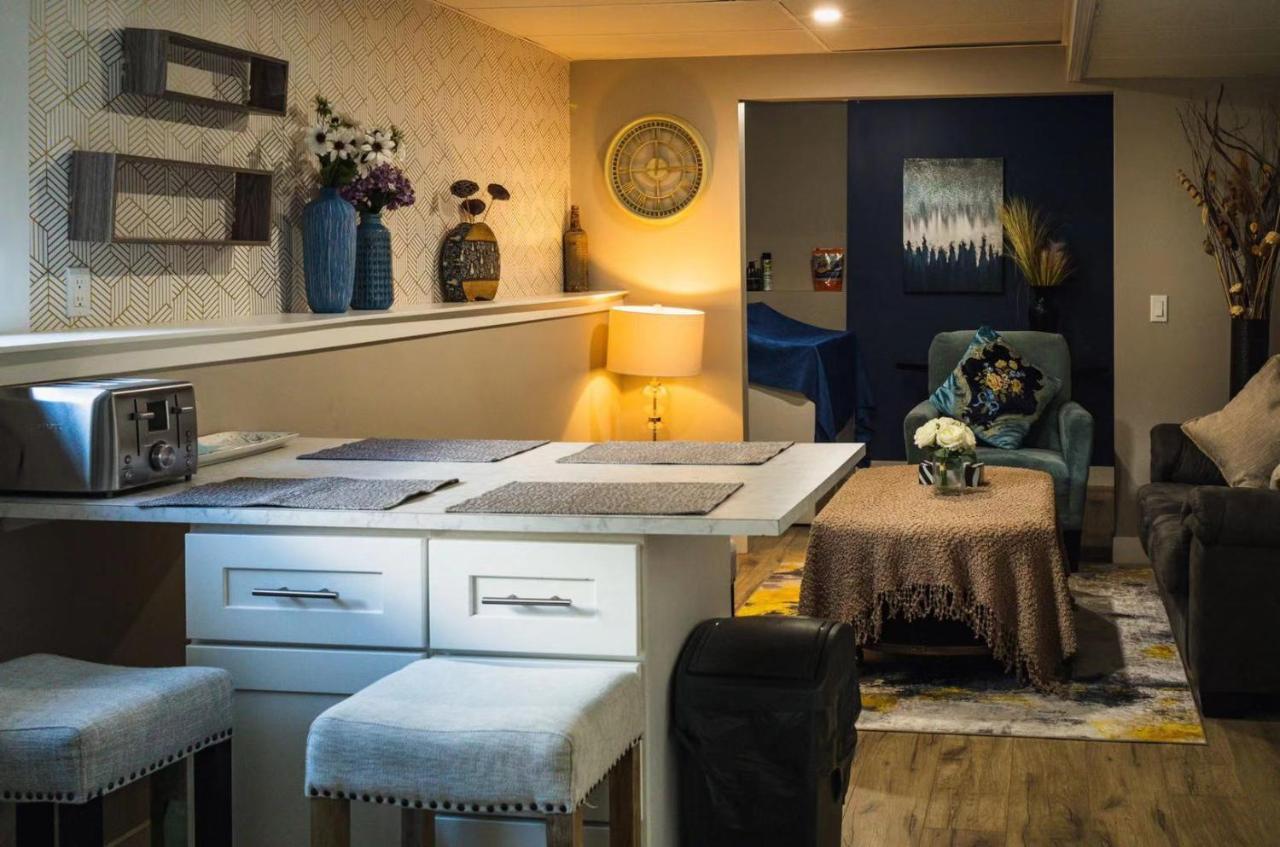 Cheerful Home Close To Downtown Kelowna Extérieur photo